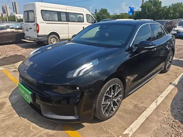 2020 Lynk & Co 03