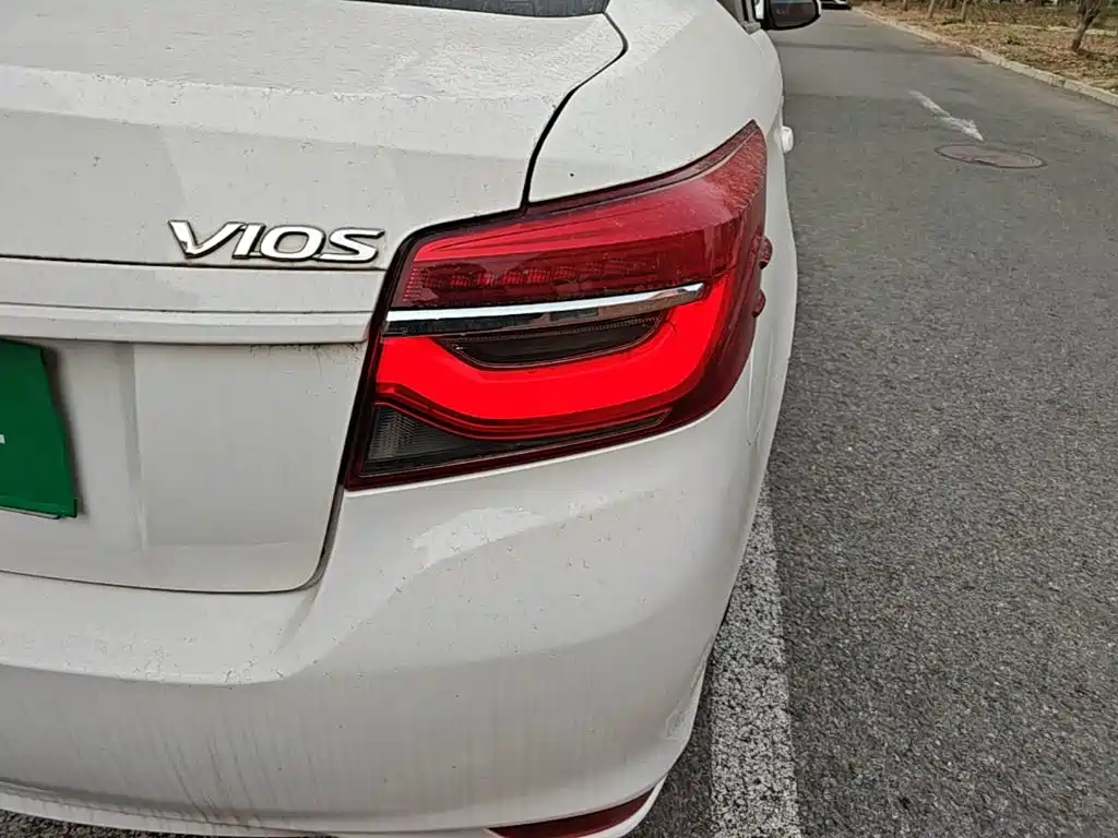 Toyota Vios — миниатюра 8