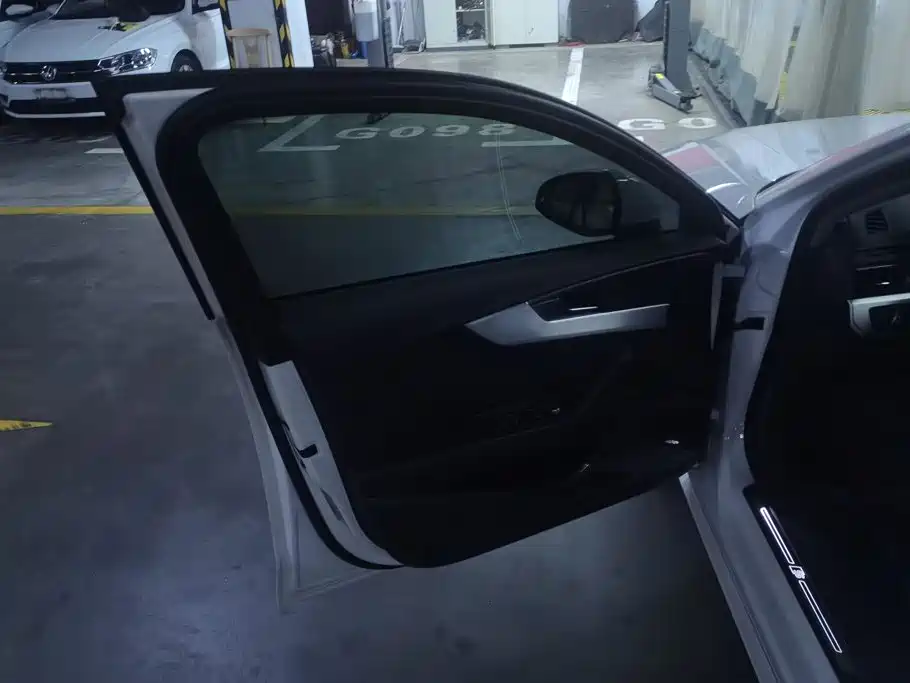 Audi A4L 2018 30 40 TFSI Sport