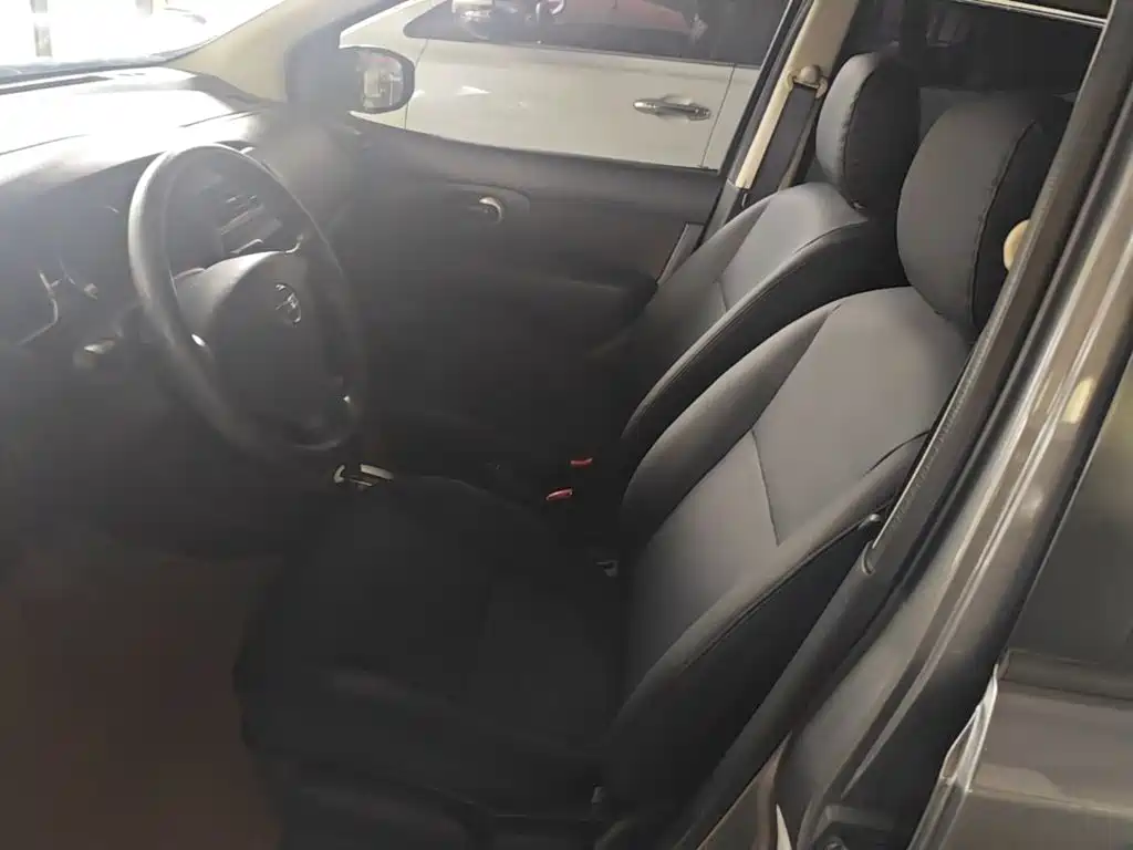 Nissan Livina — миниатюра 11