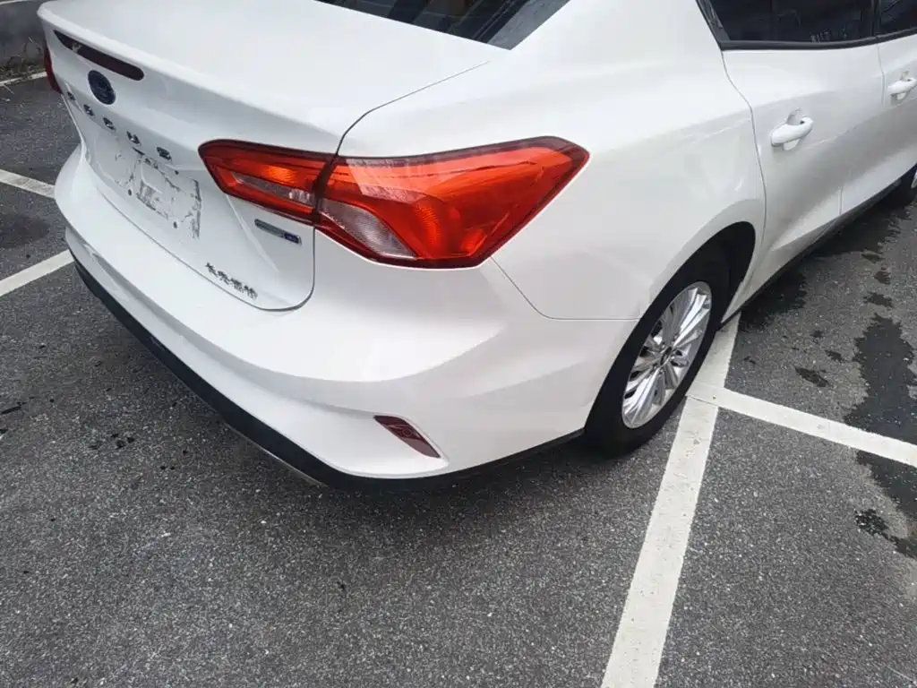 Ford Focus 2021 EcoBoost 180 AT