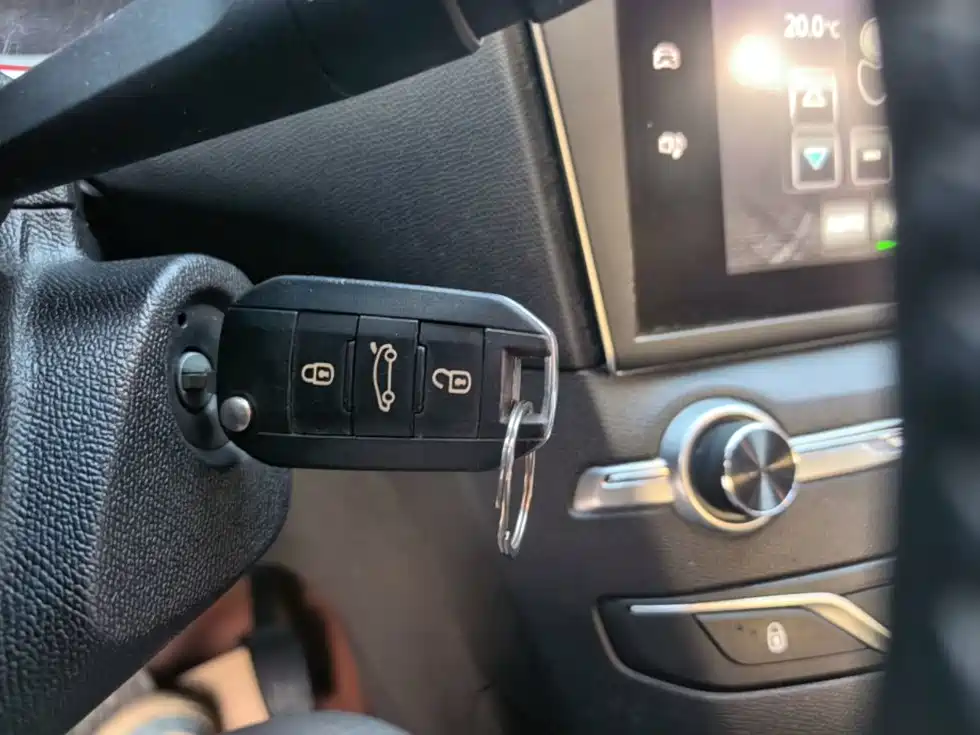 Peugeot 408 — миниатюра 9