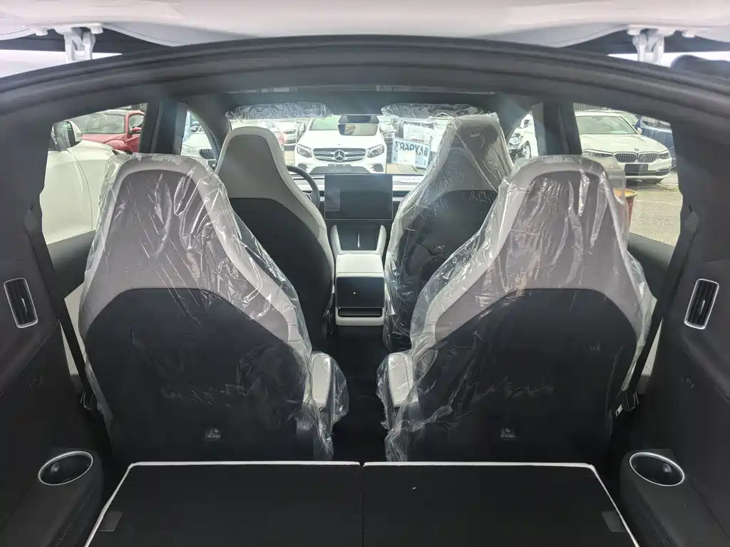 Tesla Model Y L