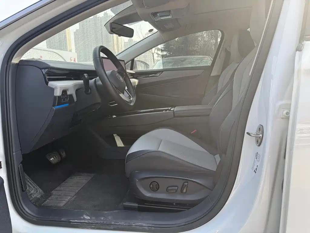 VOLKSWAGEN ID.7 VIZZION