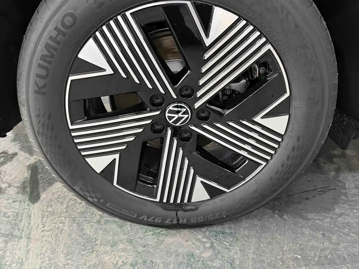 Volkswagen Magotan 2026 Черный из Китая, фото 4