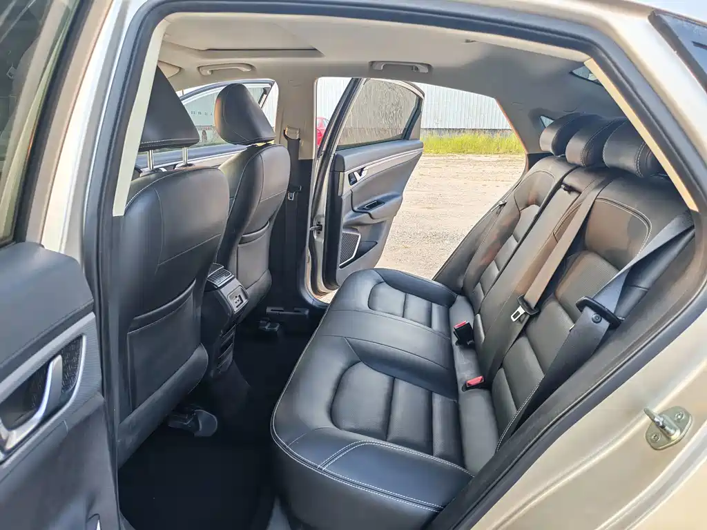 Geely Emgrand GL — миниатюра 12