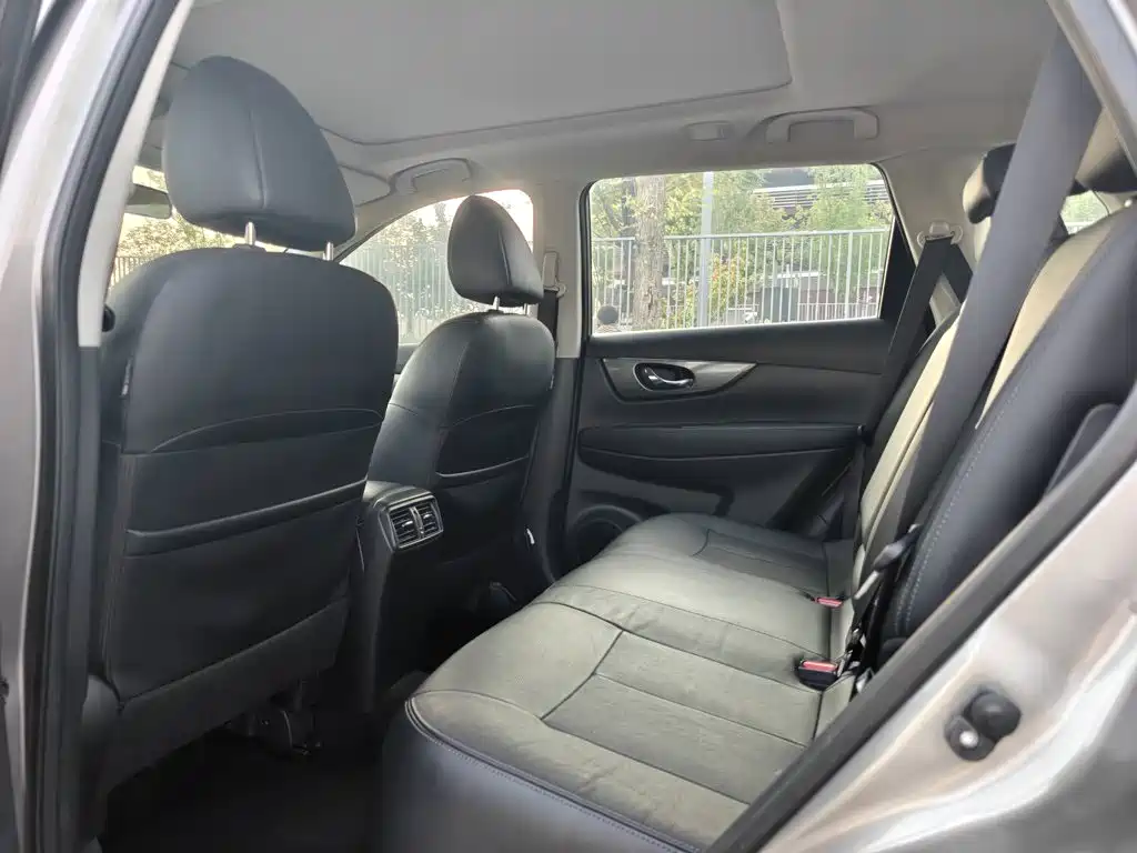 Nissan X-Trail — миниатюра 18