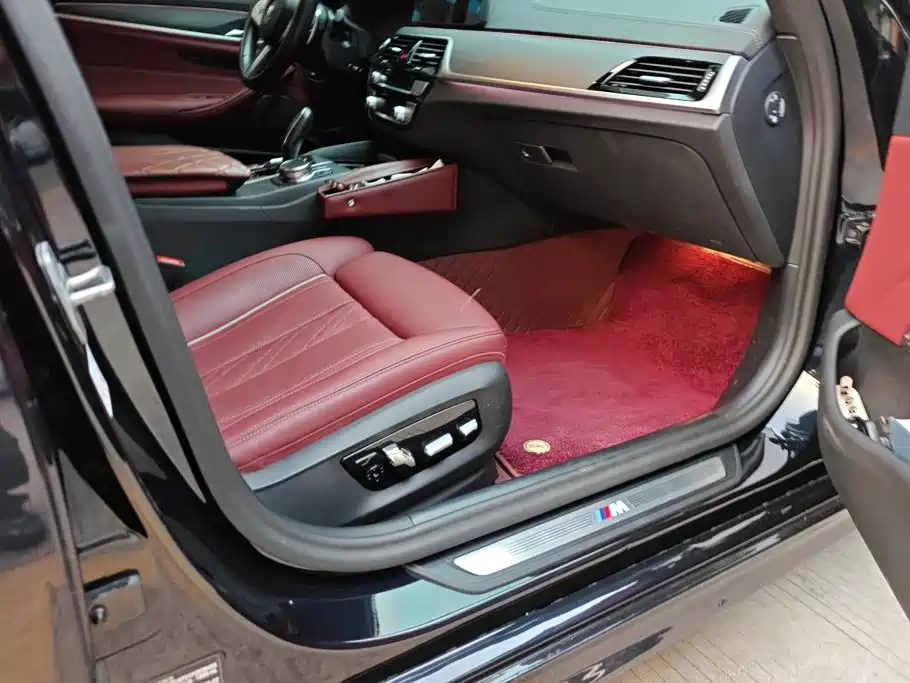 BMW 5 Series — миниатюра 8
