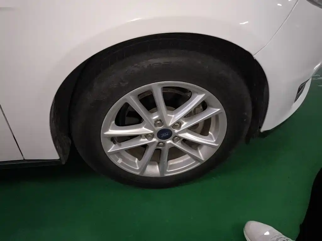 Ford Focus — миниатюра 24
