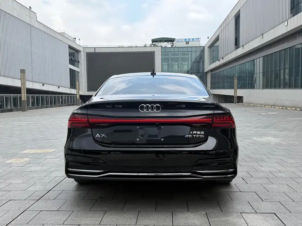 Audi A7L — миниатюра 10