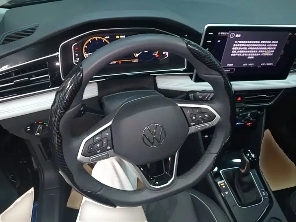 Volkswagen Tiguan L — миниатюра 11
