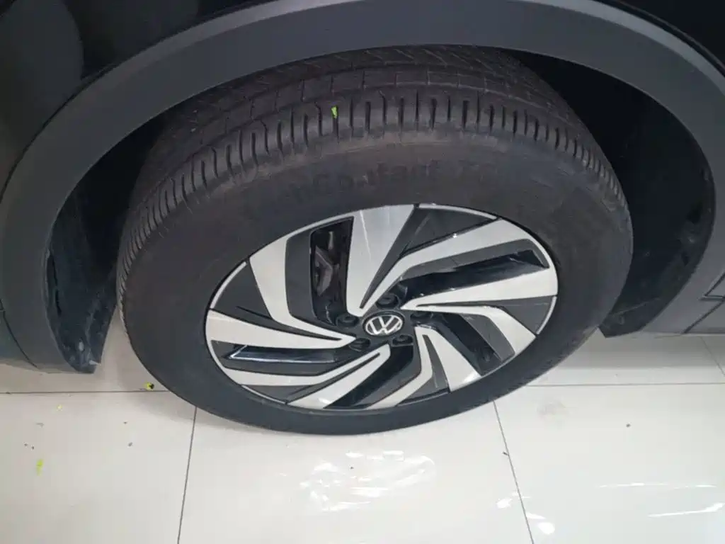 Volkswagen Tiguan L — миниатюра 23