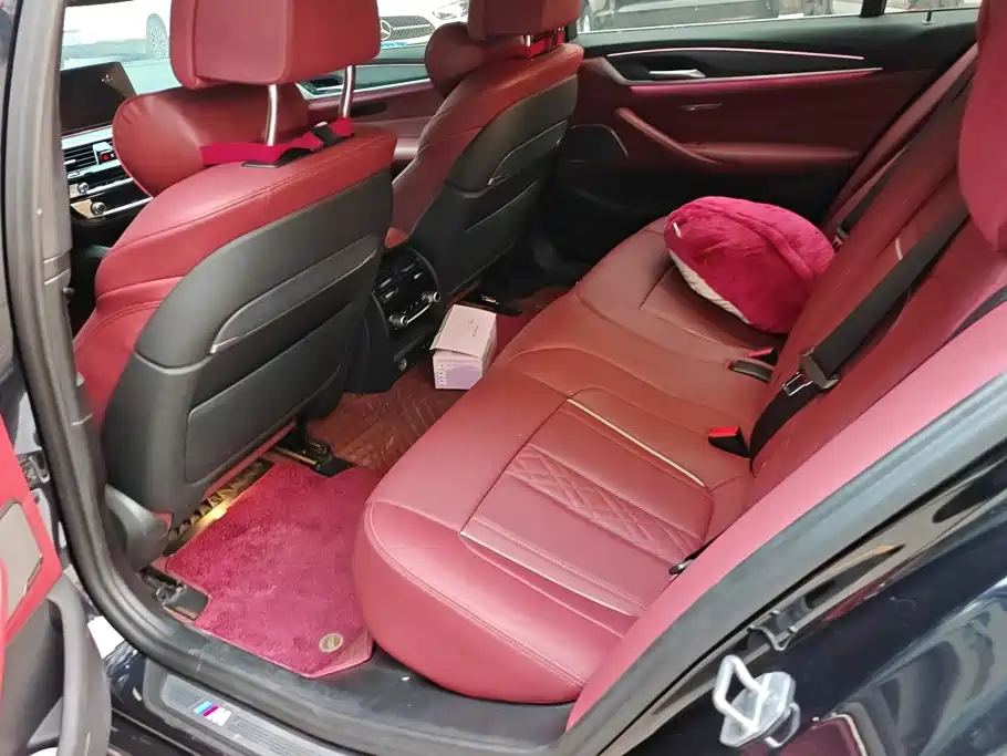 BMW 5 Series — миниатюра 11
