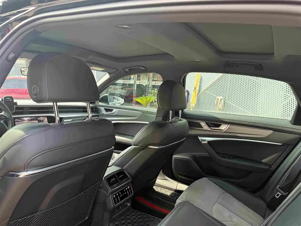 Audi A6L — миниатюра 12