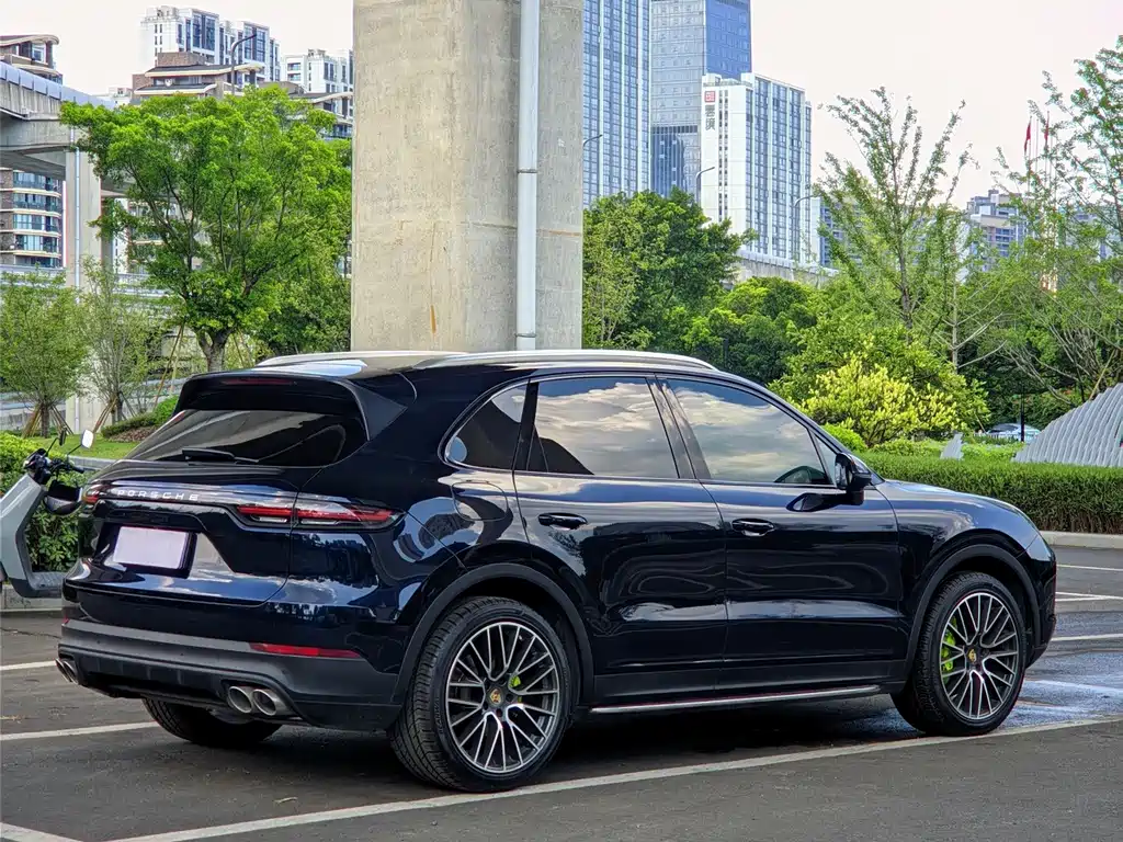 Porsche Cayenne — миниатюра 18