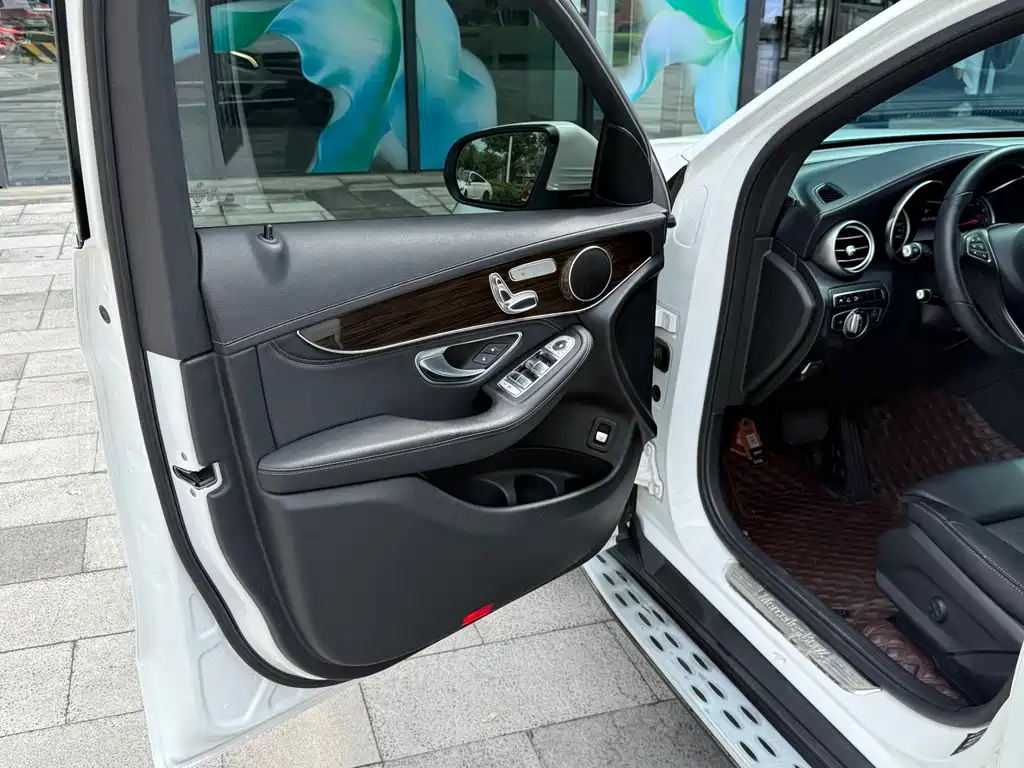 Mercedes-Benz GLC — миниатюра 11