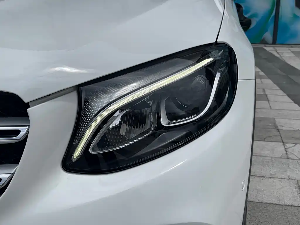 Mercedes-Benz GLC — миниатюра 8