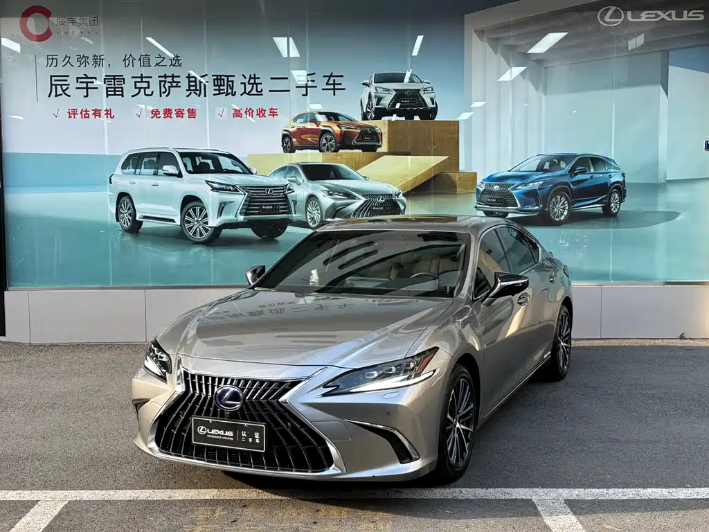 Lexus ES 2022
