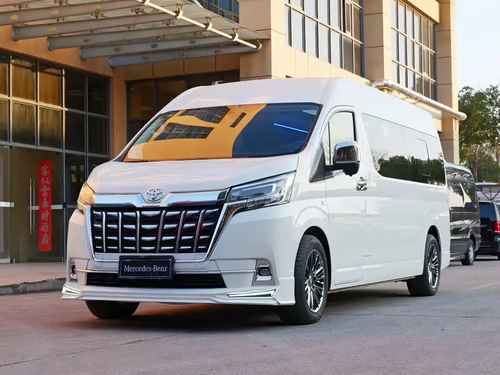 Toyota Hiace 2025