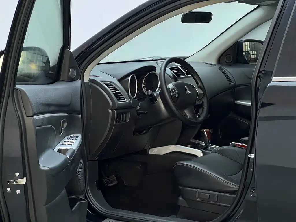 Mitsubishi ASX — миниатюра 8