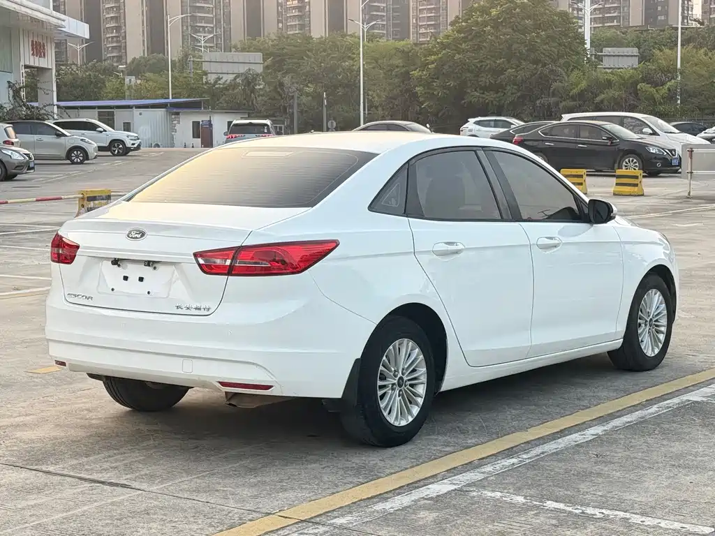 Ford Escort — миниатюра 10