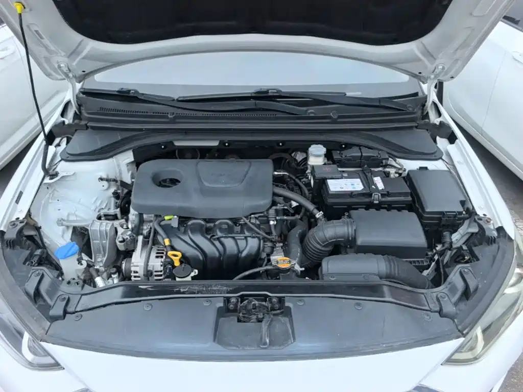 Hyundai Elantra — миниатюра 20