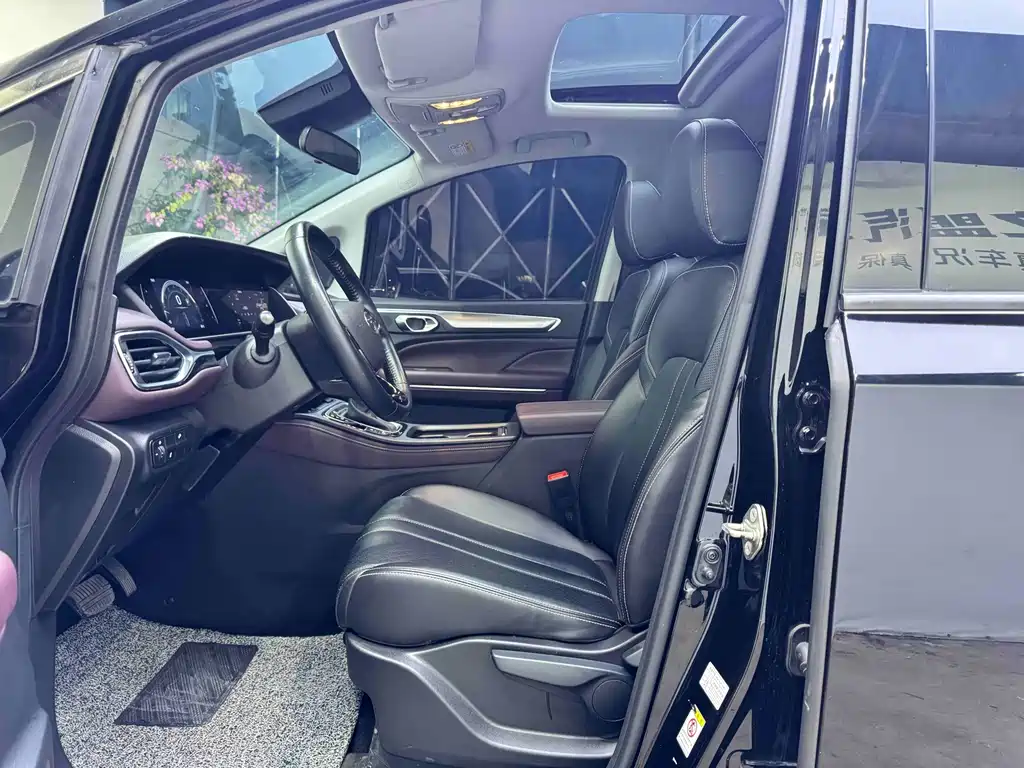 GAC Motor Trumpchi M6 — миниатюра 8