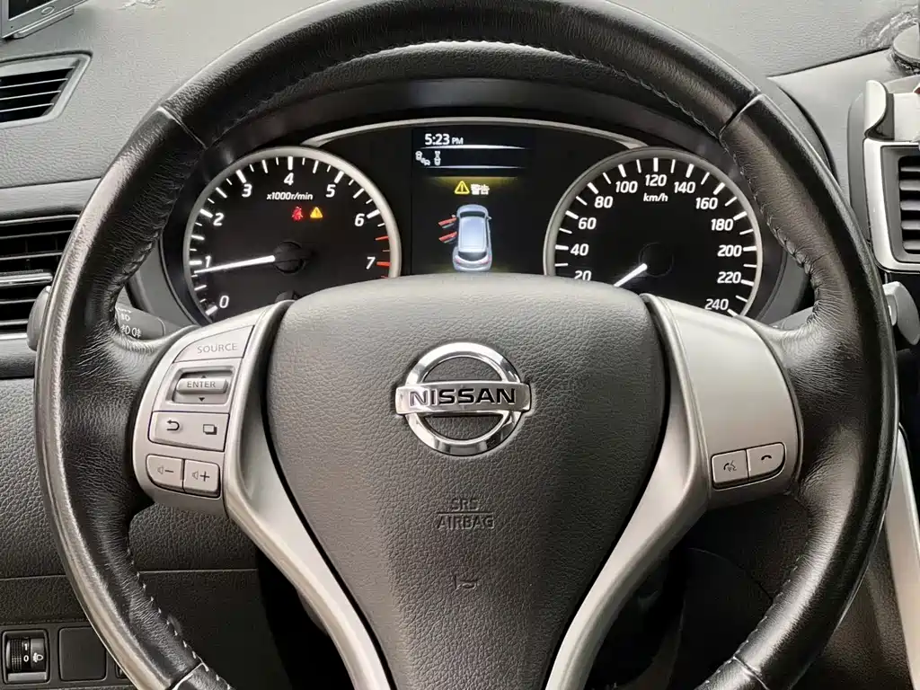 Nissan Tiida — миниатюра 5