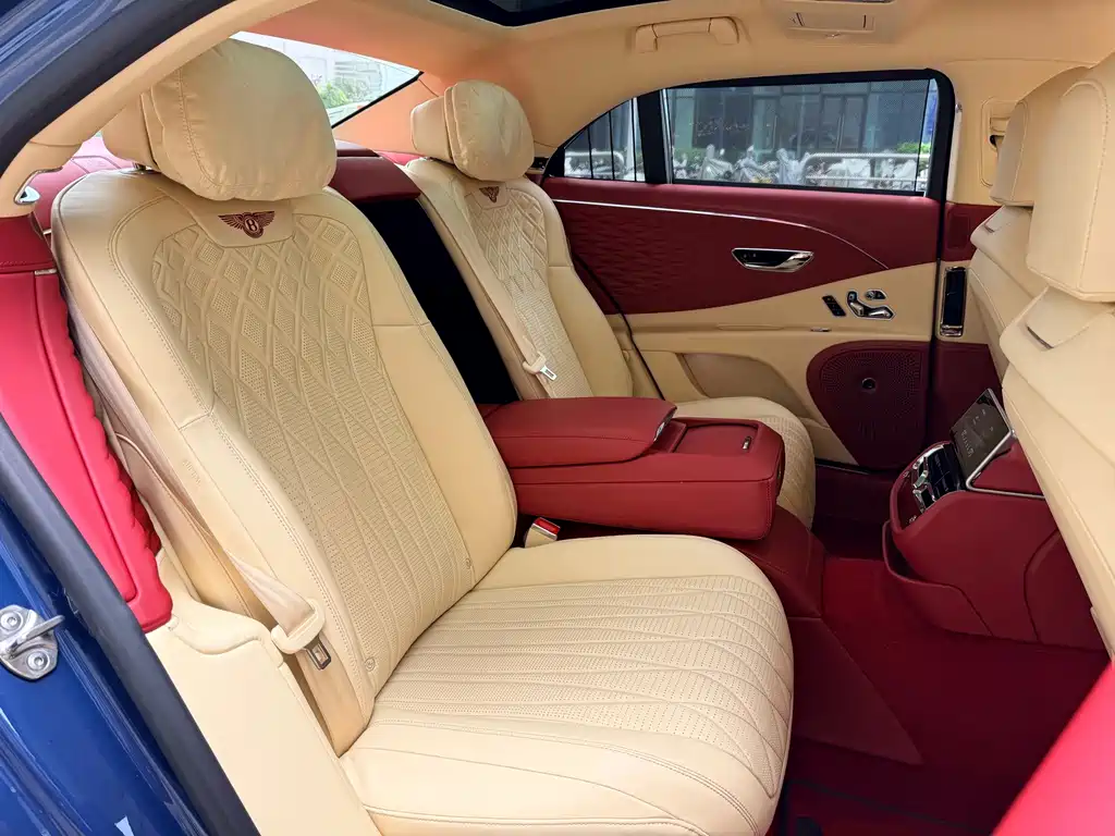 Bentley Flying Spur — миниатюра 12