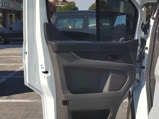 Ford Transit — миниатюра 17