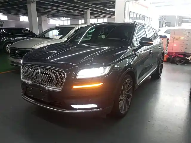 LINCOLN NAVIGATOR 2022