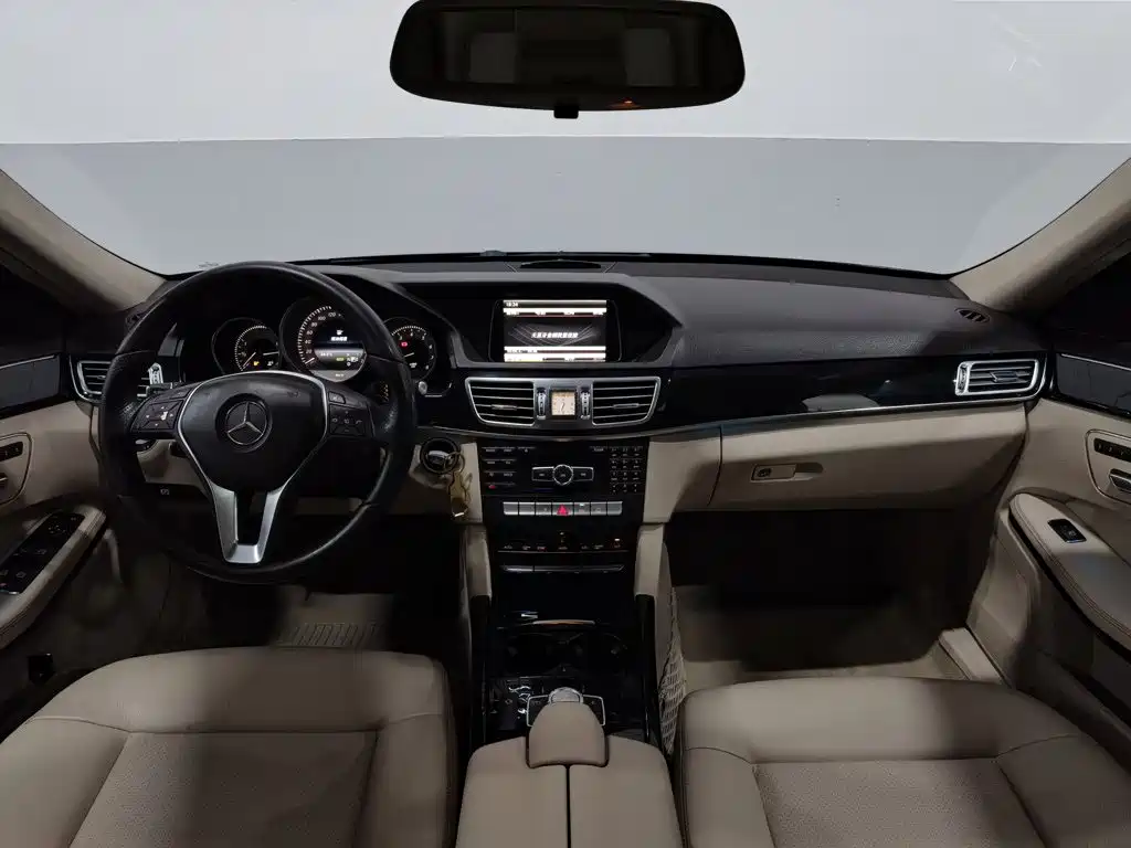 Mercedes-Benz E-Class — миниатюра 5