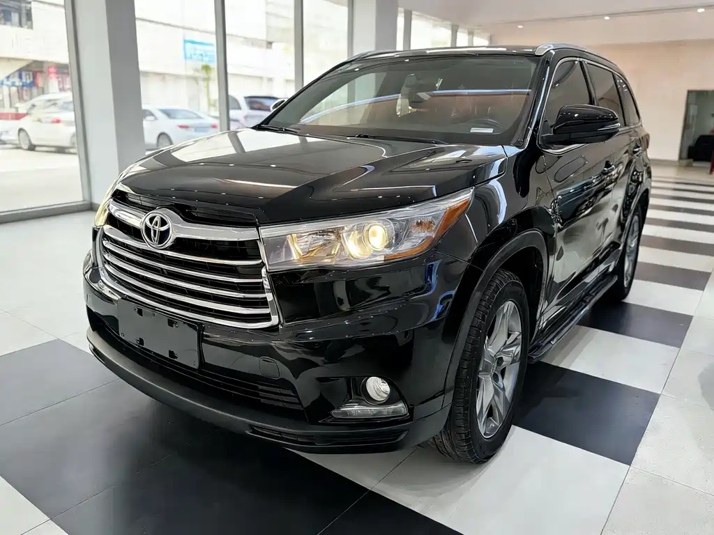 TOYOTA HIGHLANDER