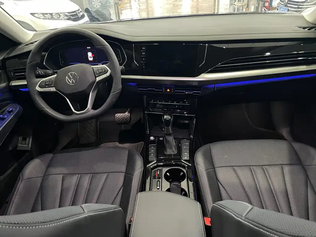 Volkswagen Passat 2025 380TSI
