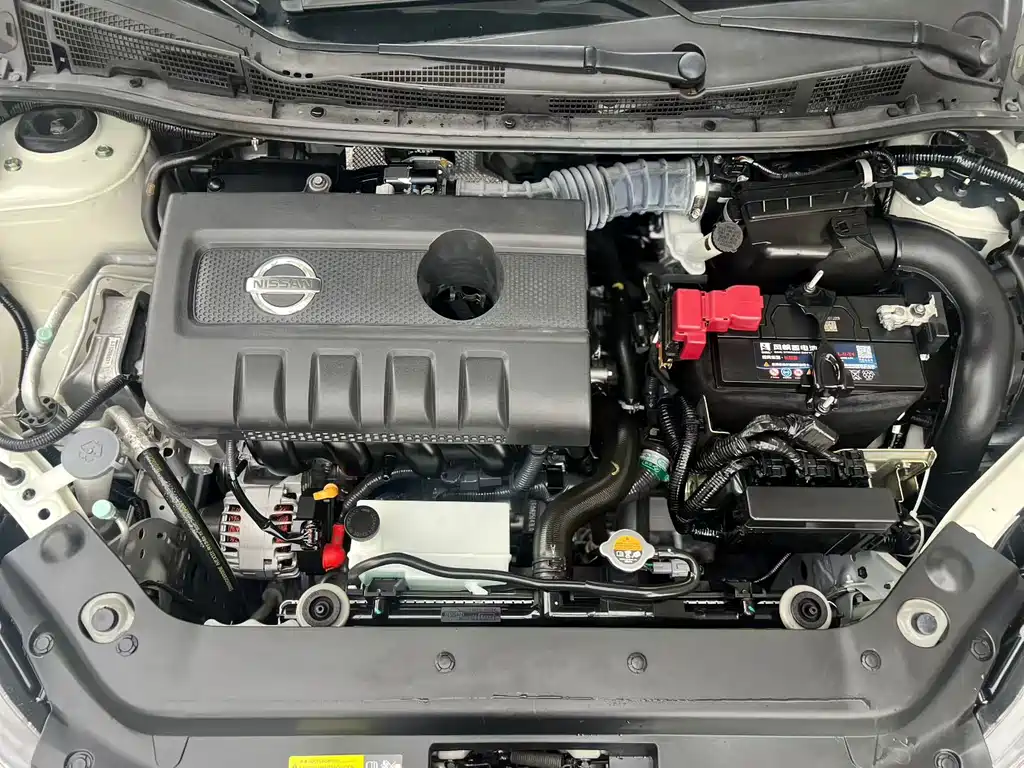 Nissan Tiida — миниатюра 7