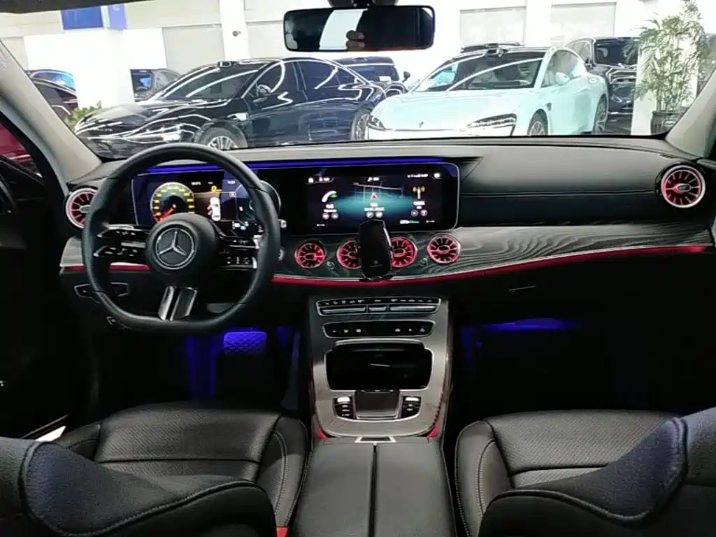 Mercedes-Benz E-Class — миниатюра 10