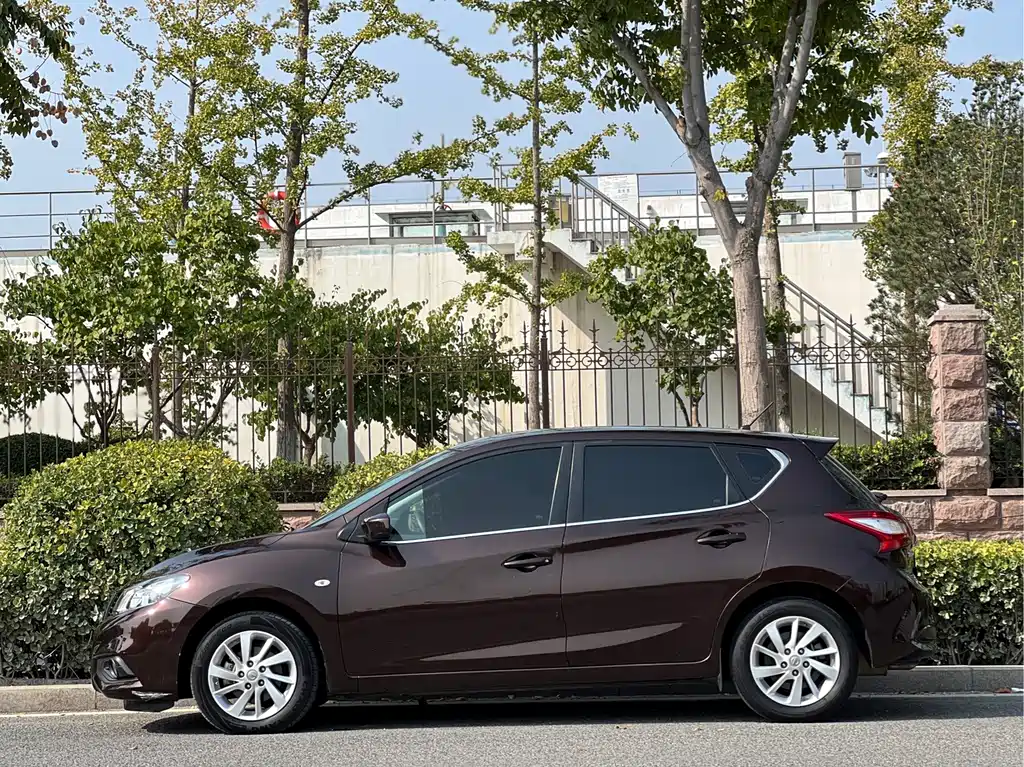 Nissan Tiida — миниатюра 7