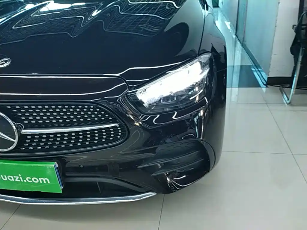 Mercedes-Benz E-Class — миниатюра 24