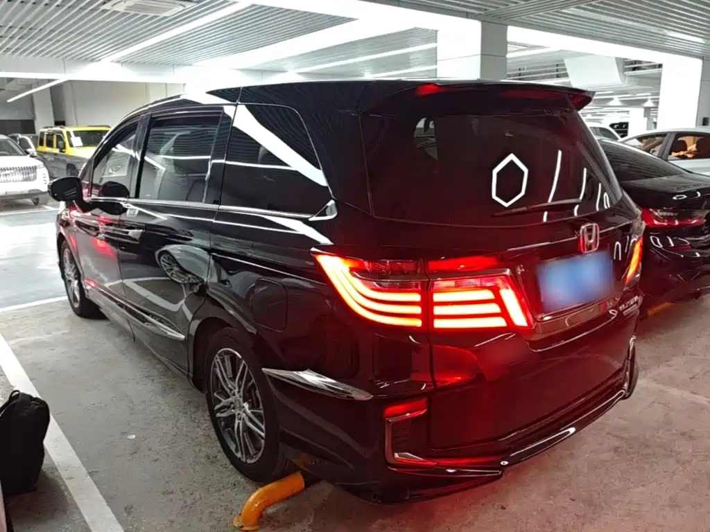 Honda Elysion — миниатюра 5