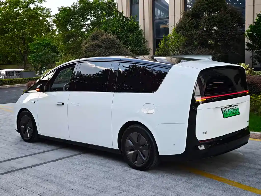 Li Auto Li MEGA — миниатюра 7