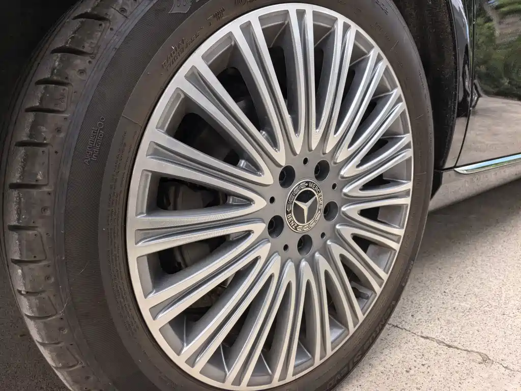Mercedes-Benz E-Class — миниатюра 16