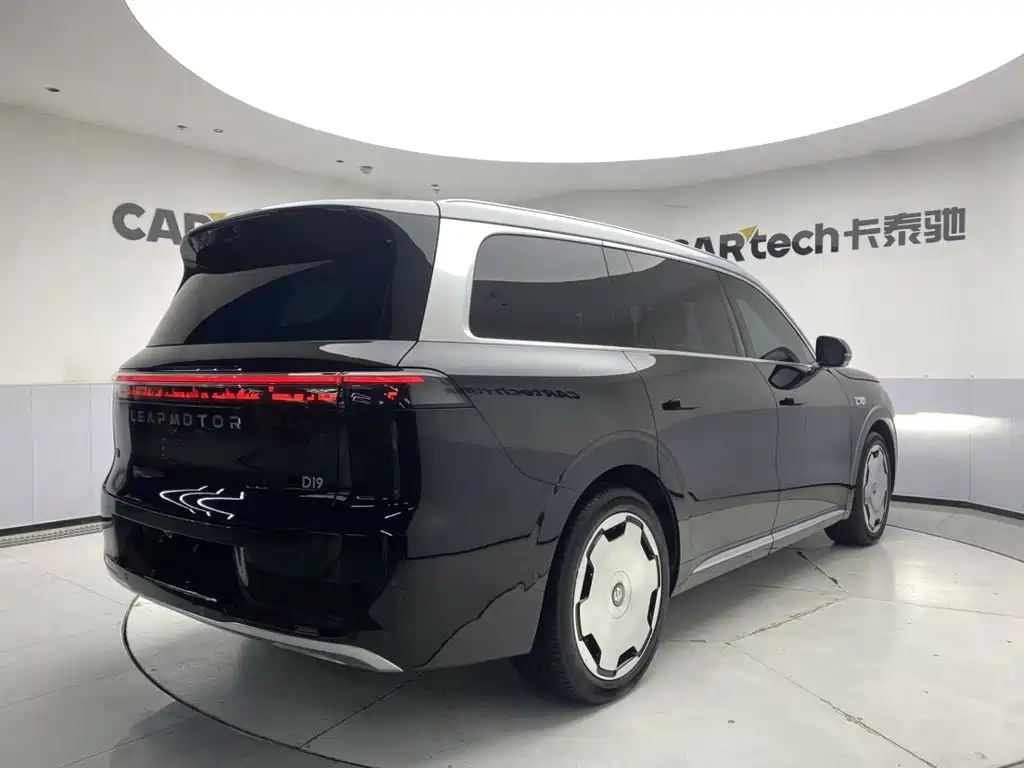 Leapmotor D19 2026 720 мест