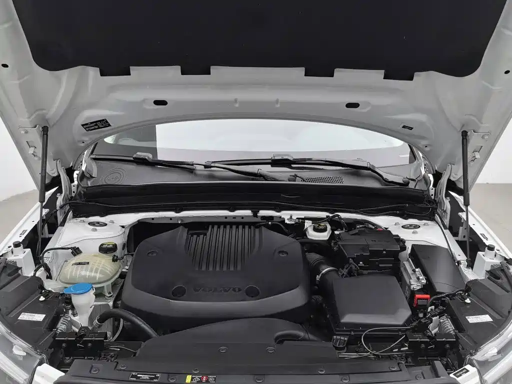 Volvo XC40 — миниатюра 6