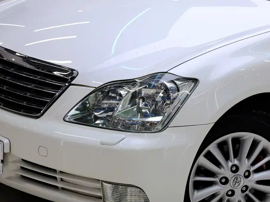 Toyota Crown — миниатюра 11