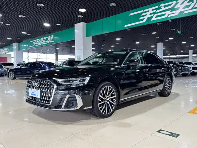 AUDI  A8 2023