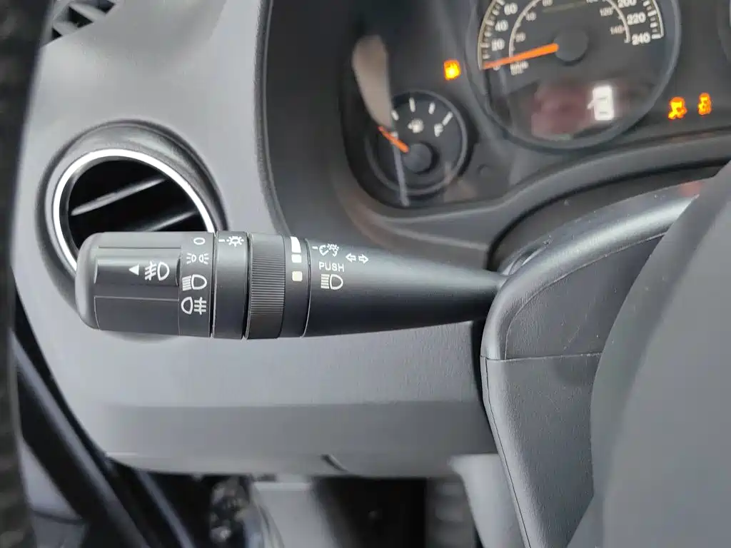 Jeep Compass (Import) — миниатюра 21