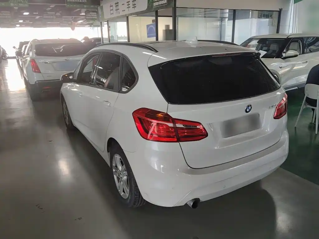 BMW 2 Series Active Tourer — миниатюра 5