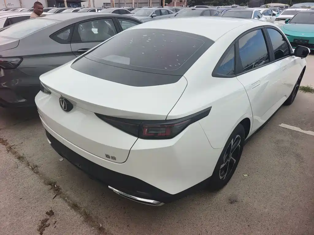Changan Eado — миниатюра 12