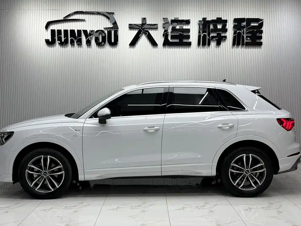 Audi Q3 2022 35 TFSI