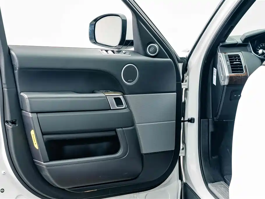 Land Rover Range Rover Sport PHEV P400e, фото 16